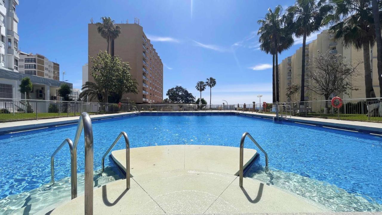 Pool And Beach In ベナルマデナ エクステリア 写真
